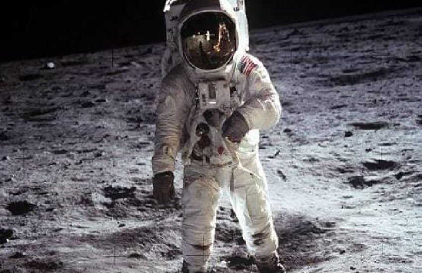 moon1.png