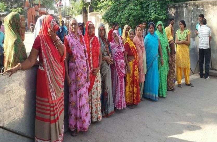 पानी के लिए फूटा गुस्सा, तीन जगह जाम पानी के लिए फूटा गुस्सा, तीन जगह जाम