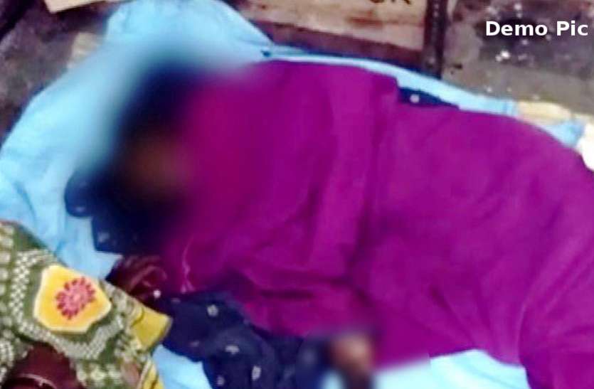 दशहरे पर दिलदहला देने वाली करतूत : पांच साल की मासूम से बलात्कार कर फरार हो गए दरिंदे, बच्ची की हालत गंभीर दशहरे पर दिलदहला देने वाली करतूत : पांच साल की मासूम से बलात्कार कर फरार हो गए दरिंदे, बच्ची की हालत गंभीर