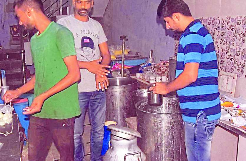 जिले के आमजन में पॉलीथिन पर प्रतिबंध का नजर आने लगा असर, हो रहे जागरूक जिले के आमजन में पॉलीथिन पर प्रतिबंध का नजर आने लगा असर, हो रहे जागरूक