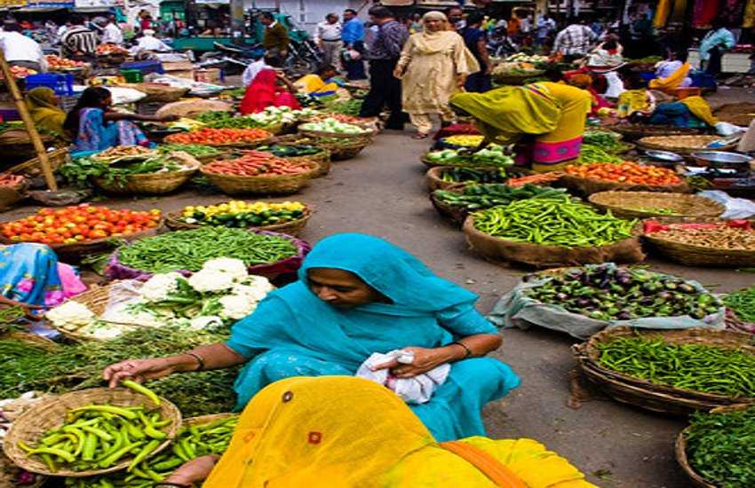 Wholesale Vegetable Market shifted from Science College Ground Raipur | सोशल डिस्टेंसिंग का पालन नहीं होने पर साइंस कॉलेज मैदान से थोक सब्जी मार्केट रावणभाठा शिफ्ट | Patrika News