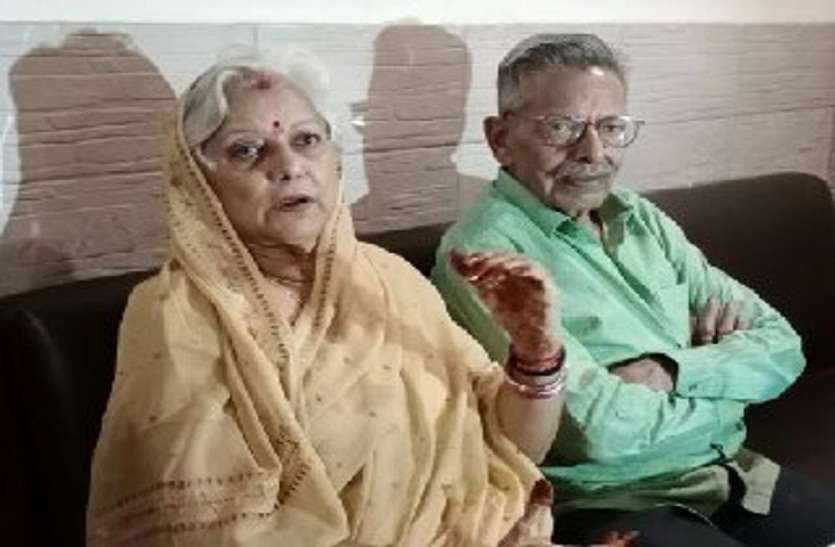 जिस फौजी ने सरहद पर दुश्मनों को फटकने नही दिया वह अपनों के आगे हो रहा बेबस,वीर चक्र विजेता बोला,परिवार से है मुझे जान का खतरा जिस फौजी ने सरहद पर दुश्मनों को फटकने नही दिया वह अपनों के आगे हो रहा बेबस,वीर चक्र विजेता बोला,परिवार से है मुझे जान का खतरा