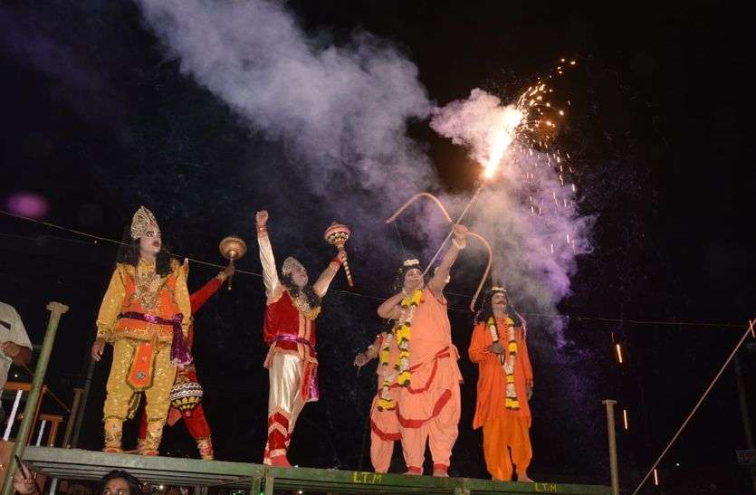 सीकर में रावण दहन के दौरान भीड़ में घुसे पटाखे, मची भगदड़