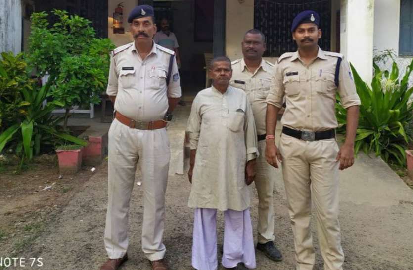 Singrauli police arrested accused with drugs स्टेशनरी दुकान की आड़ में कर रहा था नशीली दवाओं की बिक्री, जानिए पुलिस ने कैसे पकड़ा