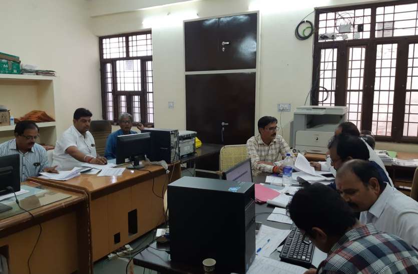 अब उदयपुर मुख्यालय में आईटी एक्सपर्ट की टीम खंगालेगी पिछले वर्ष का रिकार्ड अब उदयपुर मुख्यालय में आईटी एक्सपर्ट की टीम खंगालेगी पिछले वर्ष का रिकार्ड