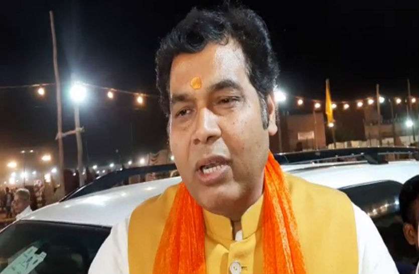 ऊर्जा मंत्री श्रीकांत शर्मा राफेल विमान मिलने पर योगी सरकार के मंत्री ने कांग्रेस पर बोला बड़ा हमला, देखें वीडियो