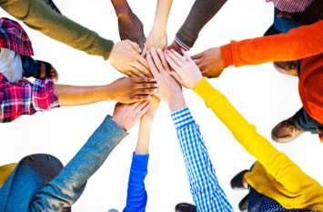 Social Work परिवार को बनाएं परोपकारी