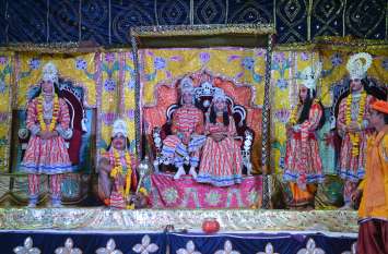 ramleela 2019 : प्रभु श्रीराम ने सम्भाला अयोध्या का राजपाट- देवलोक से हुई पुष्पवर्षा ramleela 2019 : प्रभु श्रीराम ने सम्भाला अयोध्या का राजपाट- देवलोक से हुई पुष्पवर्षा