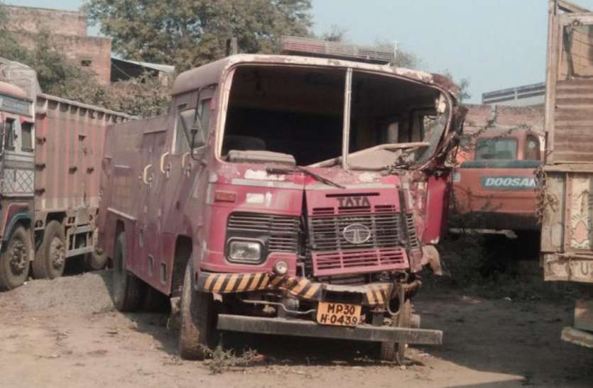 16 माह से खराब पड़ी 23 लाख की दमकल 16 माह से खराब पड़ी 23 लाख की दमकल