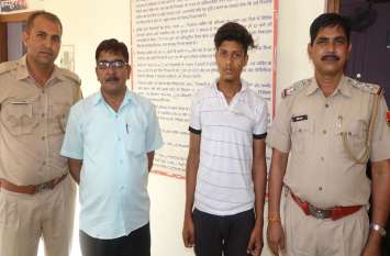 Youth arrested for theft of goods from car कार से सामान चोरी के आरोप में युवक गिरफ्तार