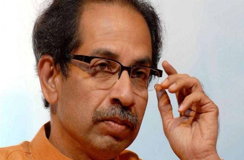 shivsena chief महाराष्ट्र चुनाव से पहले शिवसेना को बड़ा झटका, 26 पार्षद और 300 कार्यकर्ताओं ने दिया इस्तीफा