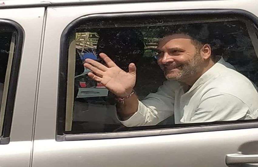 Rahul Gandhi: राहुल गांधी सूरत कोर्ट में हुए पेश, कहा- गुनाह कबूल नहीं