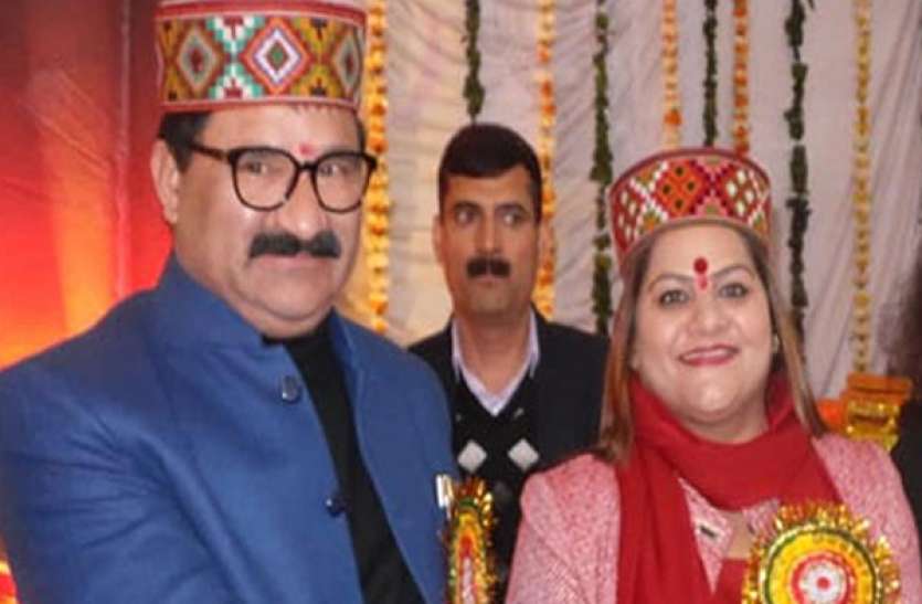 file photo हिमाचल प्रदेश : मंत्री के पत्नी की गाड़ी से चोरी, शिकायत दर्ज कराने पर विपक्ष के निशाने पर पीड़िता