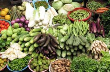 jaipur mandi updates Muhana Mandi Vegetable prices increased by rs 4-5 ताव खा रही लौकी, टमाटर हुआ लाल, जयपुर में मंडियों से बाहर सब्जियों दोगुने दाम