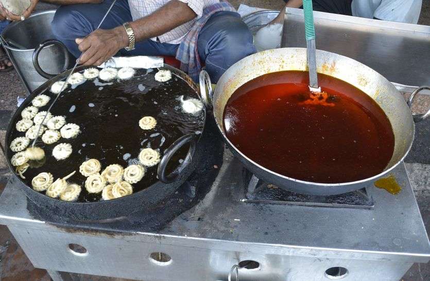 मिठाइयों के रंग कहीं सेहत को नहीं कर दे 'बदरंग मिठाइयों के रंग कहीं सेहत को नहीं कर दे 'बदरंग