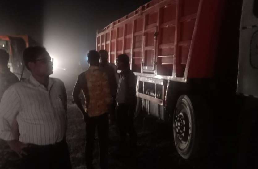 Looking at SDM ran away from start tractor, news in hindi, mp news, dabra news एसडीएम को देख स्टार्ट टै्रक्टर छोडकऱ भागा