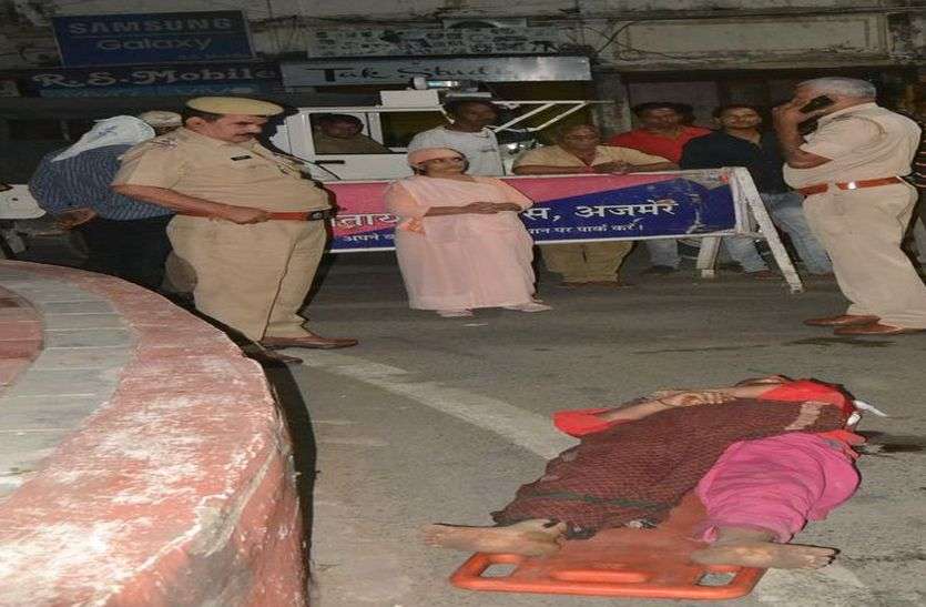 शव उठाने की बजाय सीमा विवाद पर दोनों थानेदारों को थमाई चार्जशीट शव उठाने की बजाय सीमा विवाद पर दोनों थानेदारों को थमाई चार्जशीट