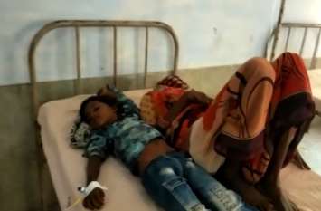 50 people fell ill after consuming contaminated water in ballia दूषित पानी पीने से एक की मौत चार दर्जन की हालत गंभीर, बढ़ सकती है मरीजों की संख्या