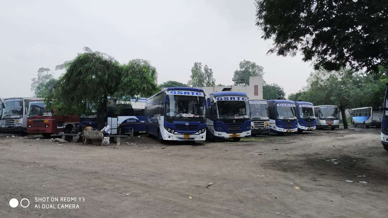 जीएसआरटीसी ने ऑनलाइन कहां-कहां के लिए डेढ़ सौ बसों की एडवांस बुकिंग शुरू की