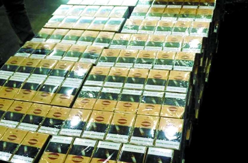 कोलम्बो से तस्करी कर लाए, कोयम्बत्तूर हवाई अड्डे पर पकड़े गए कोलम्बो से तस्करी कर लाए, कोयम्बत्तूर हवाई अड्डे पर पकड़े गए