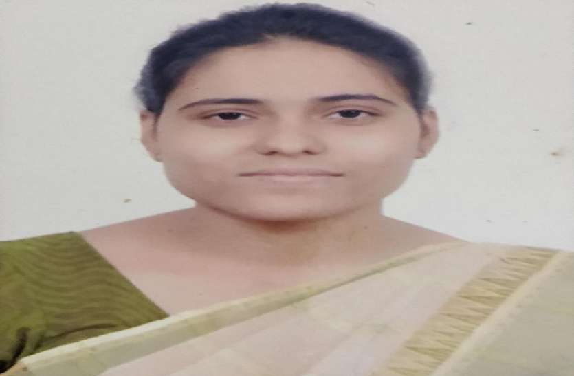 Divya Ojha दिव्या ओझा को यूपीपीएससी परीक्षा में मिला नौवां स्थान, परिवार में खुशी की लहर