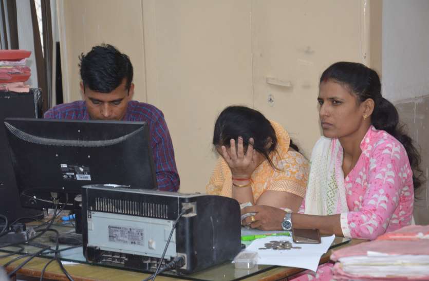 Corruption In Rajasthan : Corruption In RIICO Office Increasing राजस्थान के इस सरकारी कार्यालय में चरम पर है भ्रष्टाचार, बिना पैसे दिए नहीं होता कोई भी काम! जनता परेशान