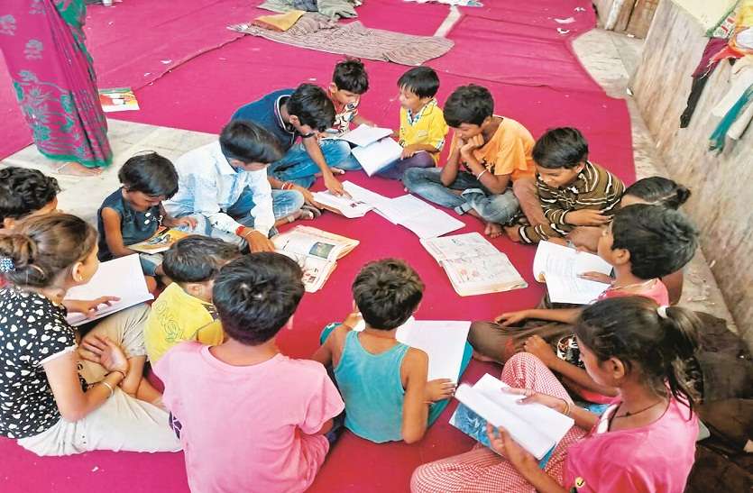 'सारथी' ने थामा बाढ़ में तबाह हुए बच्चों का हाथ,पढ़ाई छोड़ चुके बच्चों को पहुंचाएगा स्कूल, साल भर उठाएंगे पढ़ाई का खर्च 'सारथी' ने थामा बाढ़ में तबाह हुए बच्चों का हाथ,पढ़ाई छोड़ चुके बच्चों को पहुंचाएगा स्कूल, साल भर उठाएंगे पढ़ाई का खर्च