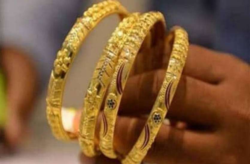 Gold Fraud बदमाशों ने सोने के आभूषण खुलवा थमा दी पुड़िया, खोली तो निकला कचरा