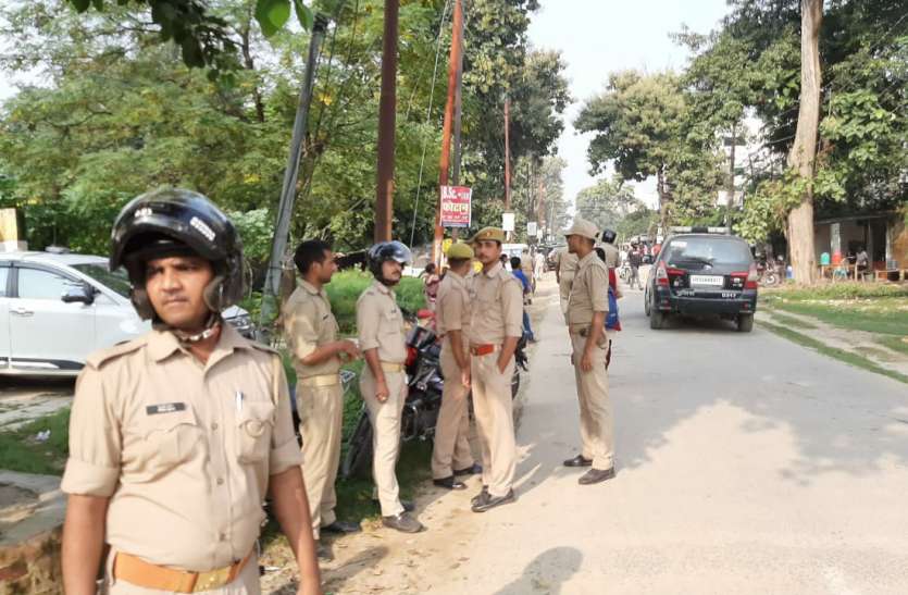 कैदी की बेवजह पिटाई, खराब खाना से आक्रोशित थे कैदी, कुछ अफसरों की मनमानी बना बवाल का कारण गोरखपुर जेल में इस वजह से कैदियों में गुस्सा, डिप्टी जेलर व सिपाहियों की पिटार्इ की वजह भी सामने आर्इ, अधिकारी मौन