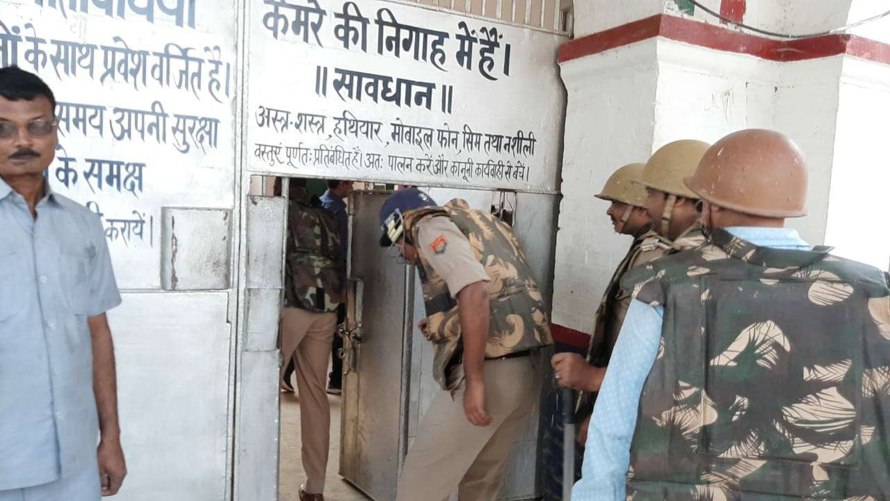 कैदी की बेवजह पिटाई, खराब खाना से आक्रोशित थे कैदी, कुछ अफसरों की मनमानी बना बवाल का कारण