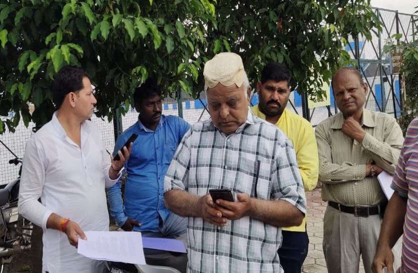 VIDEO : सुप्रीम का दरवाजा खट-खटाएंगे कोडवानी, बोले- सरकार के तीनों मंत्री आकर नहीं मिलते तब तक रहूंगा धरने पर VIDEO : सुप्रीम कोर्ट का दरवाजा खट-खटाएंगे कोडवानी, बोले- सरकार के तीनों मंत्री आकर नहीं मिलते तब तक रहूंगा धरने पर