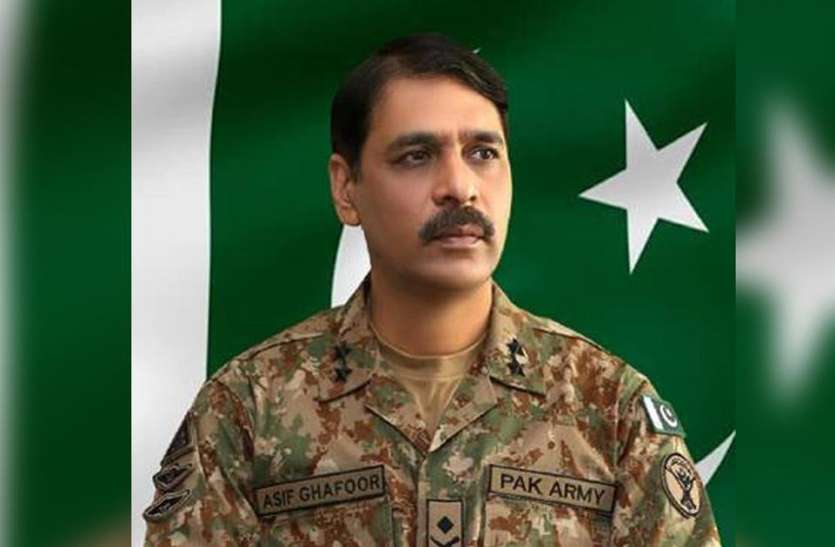 Asif Ghafoor राजनाथ की 'राफेल पूजा' पर पाकिस्तानी सेना के प्रवक्ता, 'इसमें कुछ भी गलत नहीं, यह धर्म के अनुसार'