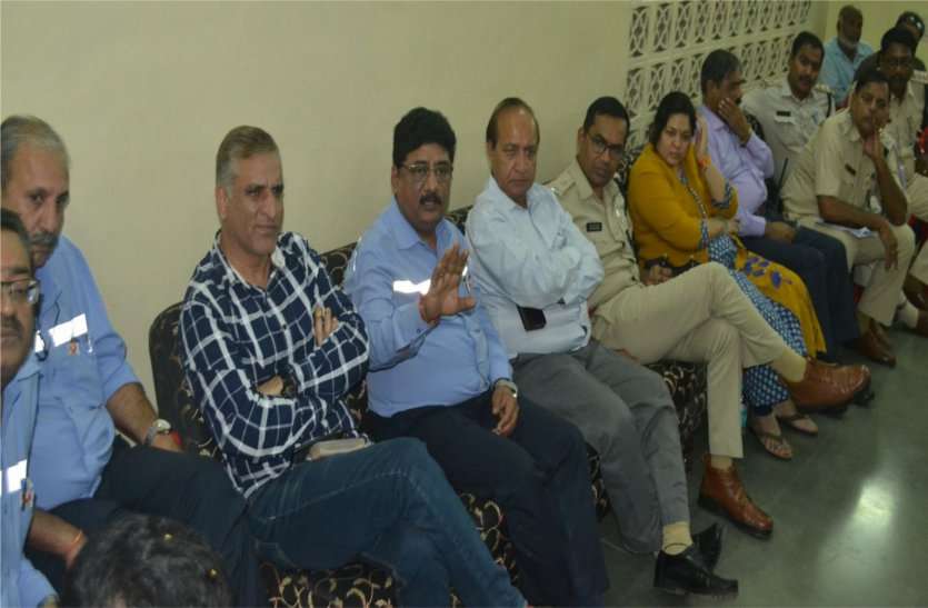 patrika इन लोगों के कारण कहीं इस उद्योग पर न पड़ जाएं ताले