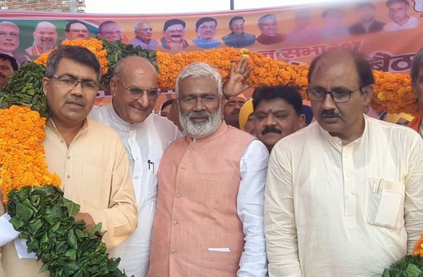 rajsingh.jpg कांग्रेस के पूर्व विधायक के बाद अब सपा के पूर्व जिलाध्यक्ष ने भी छाेड़ी पार्टी, हाे लिए भाजपा के साथ