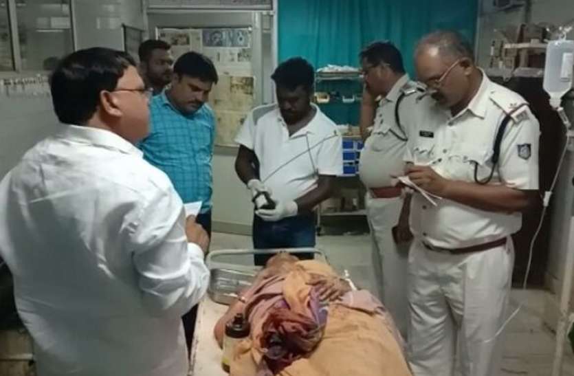 patrika महिला से चेन स्नेचिंग, विरोध करने पर चाकू से हमला