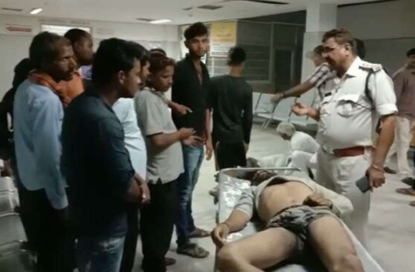 patrika सरेराह युवक पर हमला कर उतारा मौत के घाट