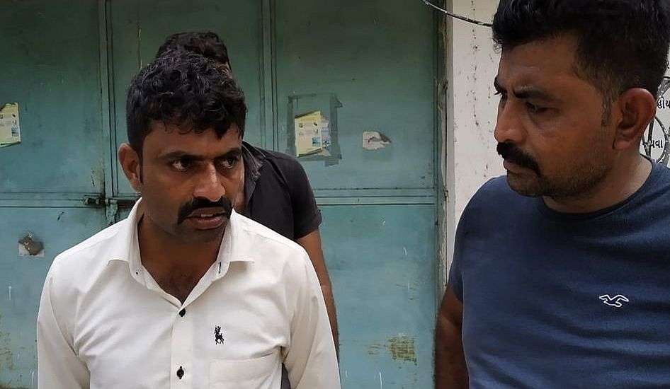 जुड़वा मासूम बच्चों के टीकाकरण के बाद क्या हुआ...?