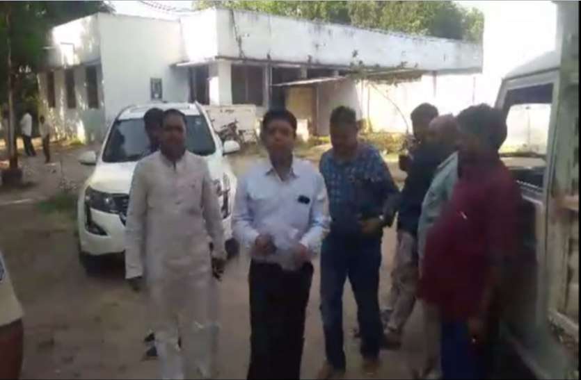 woman commits suicide at home नसबंदी विवाद ने ले ली पत्नी की जान, पति ने रोते हुए सुनाई पूरी कहानी