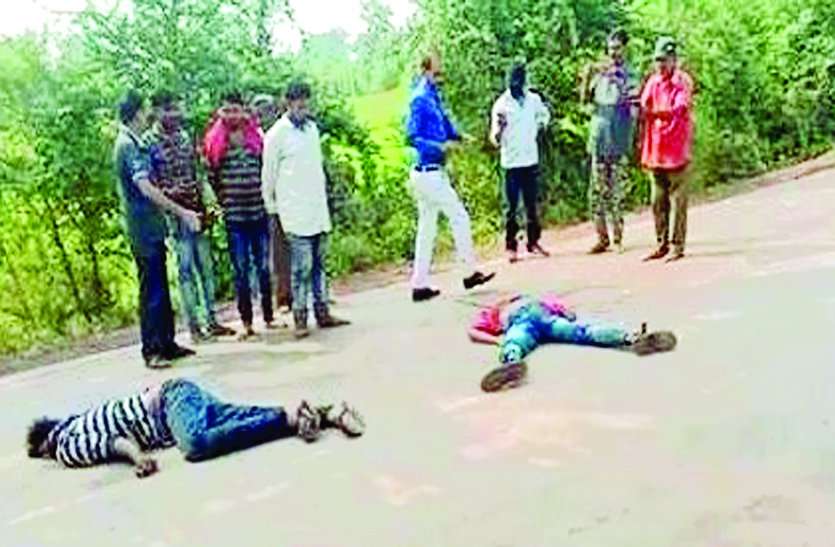 ट्रक के नीचे 30 फीट तक घसीटती रही बाइक, जब ड्राइवर ने देखा तब कुचल चुका था दोनों दोस्तों का सिर, मौके पर मौत ट्रक के नीचे 30 फीट तक घसीटती रही बाइक, जब ड्राइवर ने देखा तब कुचल चुका था दोनों दोस्तों का सिर, मौके पर मौत