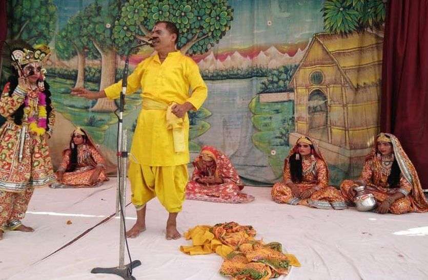 कण-कण में गूंजा राधे-कृष्णा कण-कण में गूंजा राधे-कृष्णा