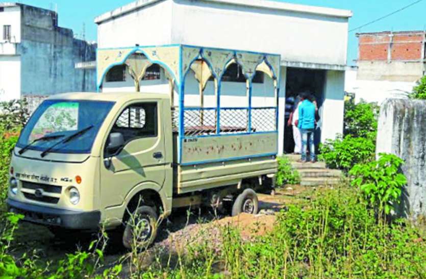 दोस्त को छोड़कर लौट रहे थे, वाहन ने रौंदा, एक की मौत दोस्त को छोड़कर लौट रहे थे, वाहन ने रौंदा, एक की मौत