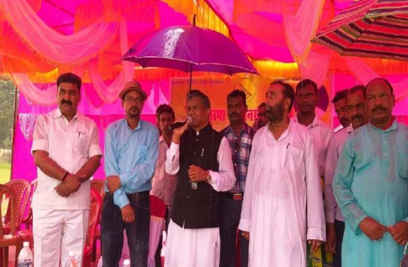 बाबूलाल मरांडी जनादेश यात्रा पर निकले, तोरपा में बारिश में उमड़ी भीड़ बाबूलाल मरांडी जनादेश यात्रा पर निकले, तोरपा में बारिश में उमड़ी भीड़