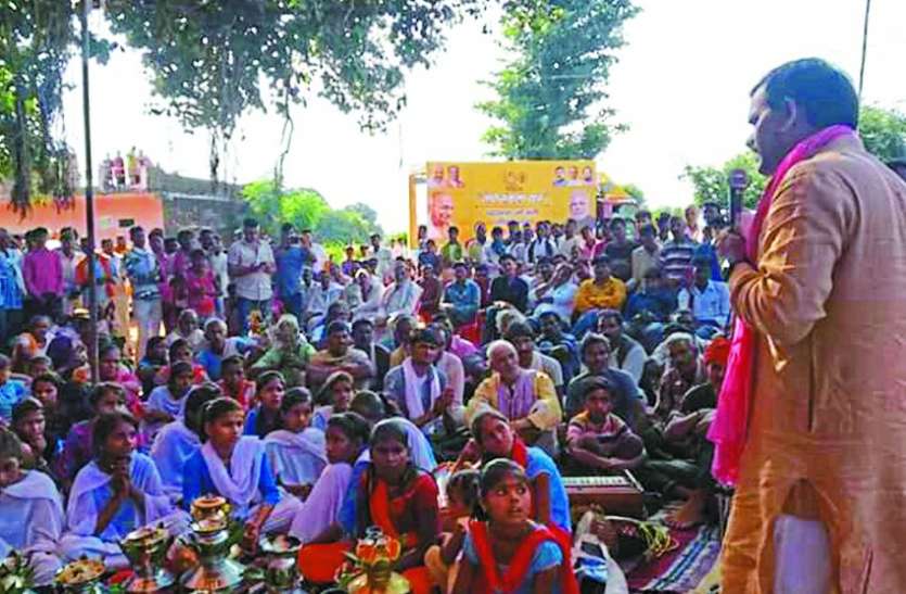 किसानों का दर्द समझना नहीं चाहते मुख्यमंत्री किसानों का दर्द समझना नहीं चाहते मुख्यमंत्री
