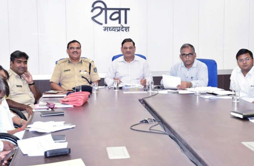 cooperative society manager suspended ऋण में गड़बड़ी करने वाले सहकारी समिति प्रबंधक सस्पेंड