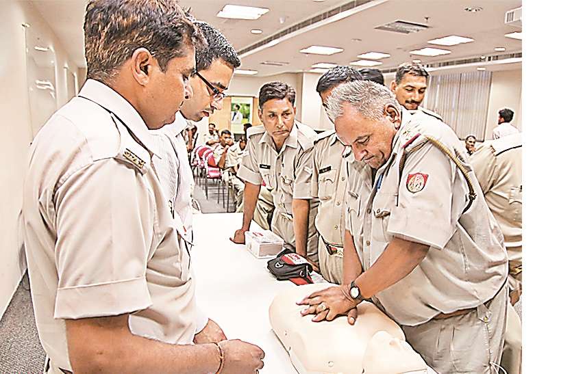police training देश में सिर्फ 6 प्रतिशत पुलिस वालों को मिलती है दोबारा ट्रेनिंग