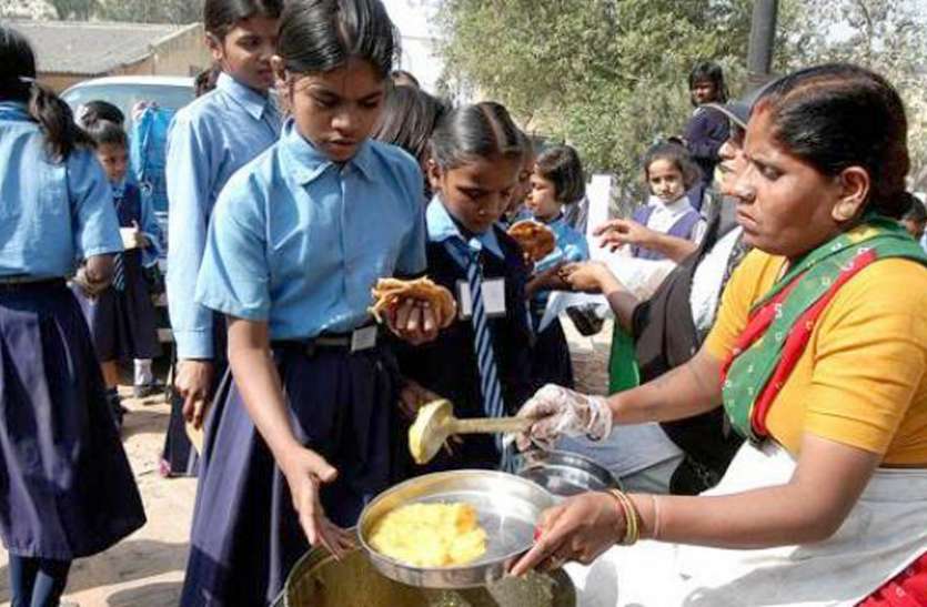 प्राथमिक और जूनियर स्कूलों के विलय के बाद छंटनी की तैयारी, नए साल में जाएगी नौकरी प्राथमिक और जूनियर स्कूलों के विलय के बाद छंटनी की तैयारी, नए साल में जाएगी नौकरी