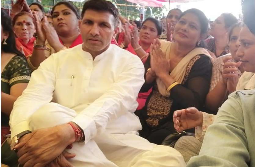 ,we are making policy for regularization of guest lecturer under roster : Jeetu Patwari अतिथि विद्वानों को हटाएंगे नहीं, रोस्टर के तहत नियमितीकरण की नीति बना रहे हैं : जीतू पटवारी