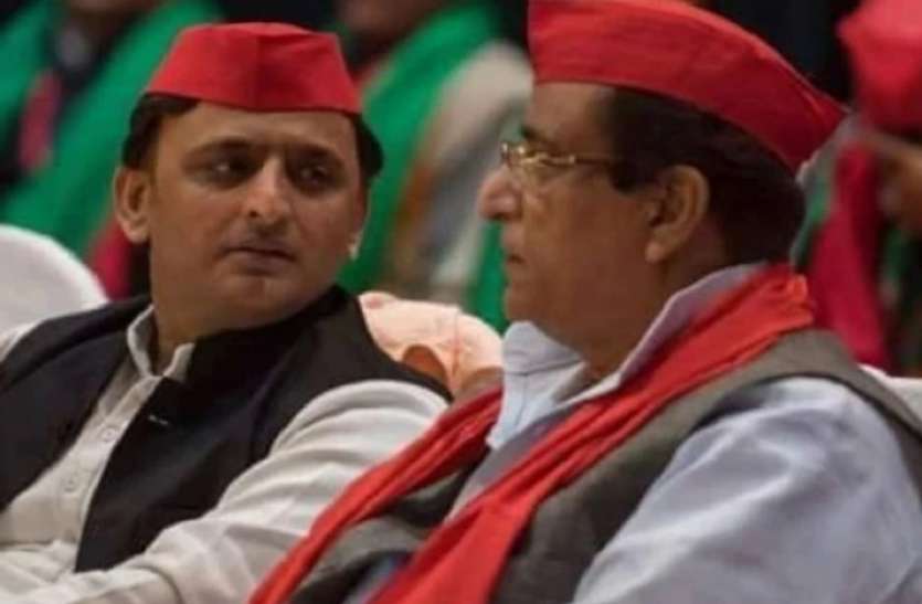 akhilesh_.jpg Upchunav से पहले Akhilesh Yadav को लगा बड़ा झटका, इन नेताओं ने ज्वाइन की BJP
