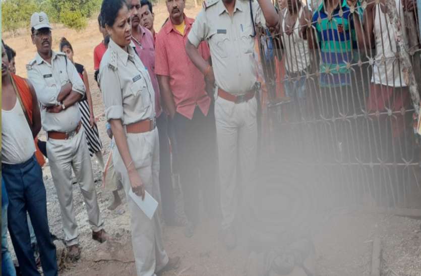 भगाकर कर ली लव मैरिज, पांच महीने बाद बेटी के बाप ने दमाद के साथ कर दिया ये गंदा काम, सुन पत्नी के उड़े होश भगाकर कर ली लव मैरिज, पांच महीने बाद बेटी के बाप ने दमाद के साथ कर दिया ये गंदा काम, सुन पत्नी के उड़े होश