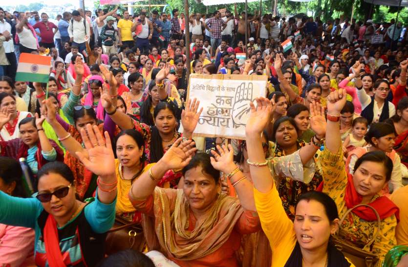 ci13st05.jpg Controversy : एनसीपी के अजीत पवार ने ऐसा क्या बोल दिया कि गले पड़ गए शिवसेना के संजय राउत !
